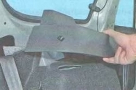 Снимаем накладку арки