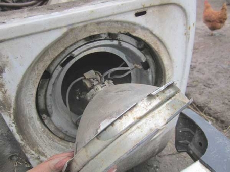 Снимаем фару