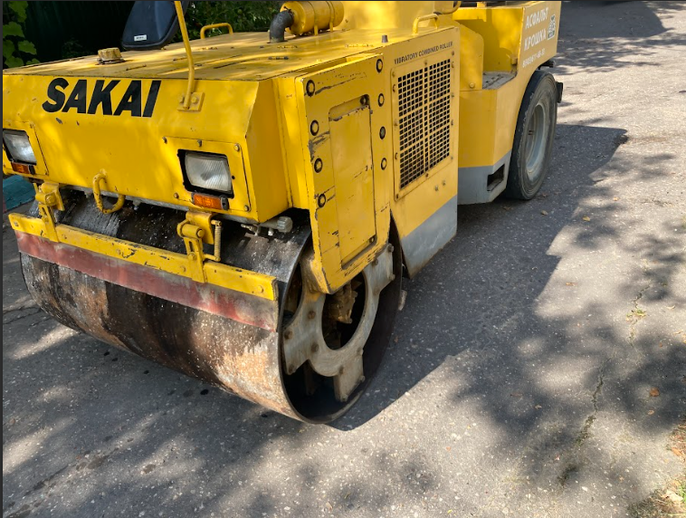 Как правильно взять в аренду каток для уплотнения асфальта, грунта, тротуарной плитки и других материалов